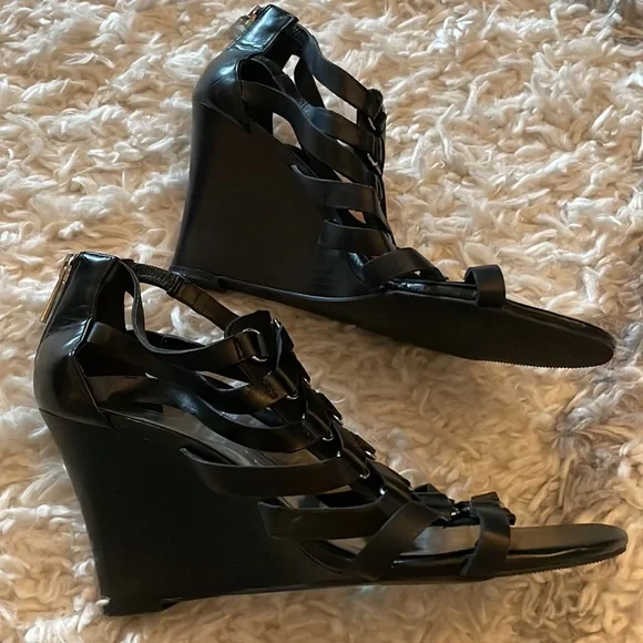 I.N.C wedge black sandals - 8M - Picture 4 of 6